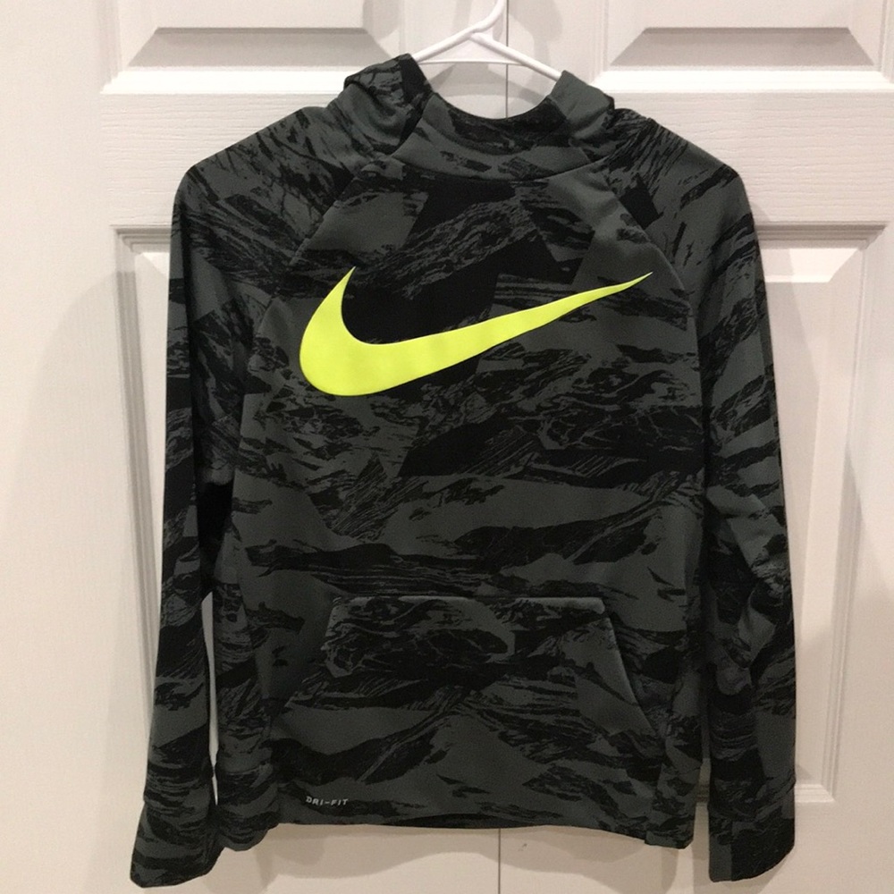 Nike Dri-Fit hoodie sweatshirt with pocket